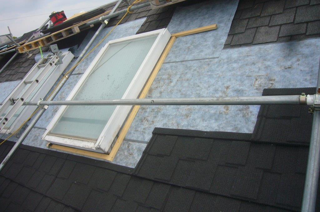 屋根工事　天窓　防水処理