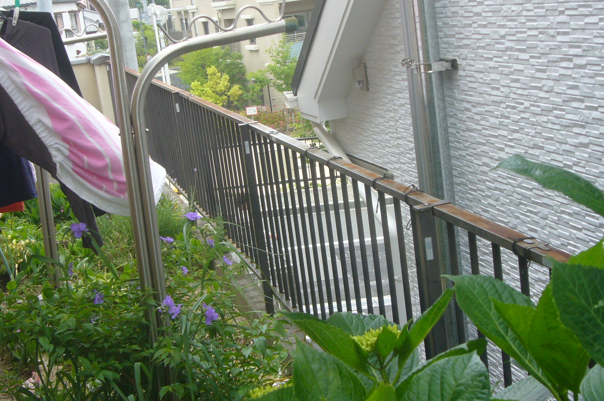 豊中市で外構工事のフェンス、擁壁に関しての現場調査に行きました。