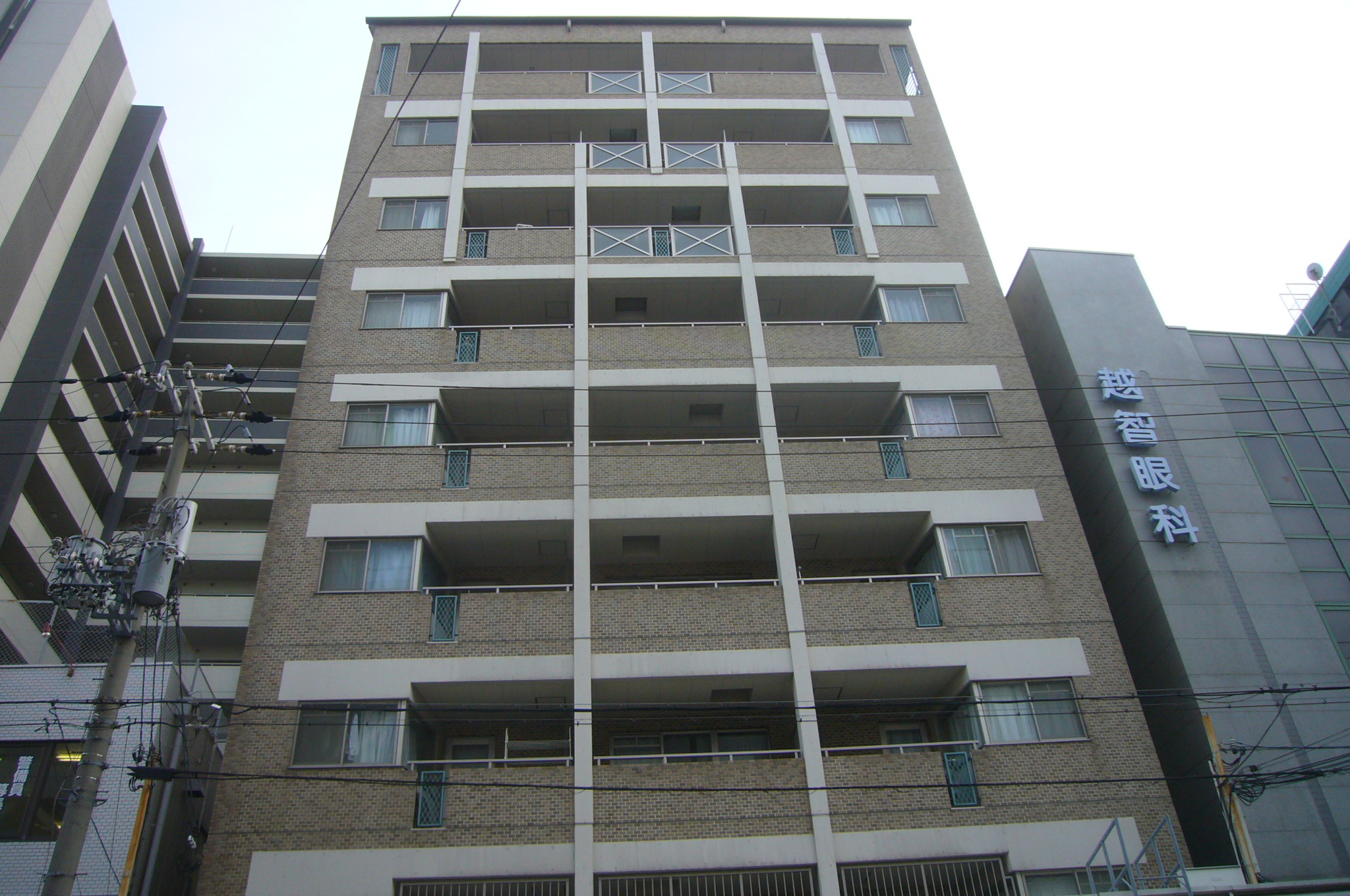 吹田市で外壁タイル貼り９階建てマンションの現場調査を行いました ...