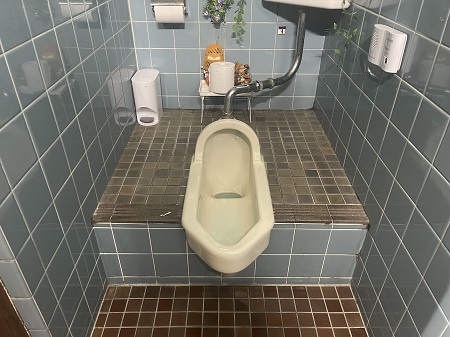 堺市にて和式トイレを洋式に替えたいとの事でお問い合わせを頂きました。