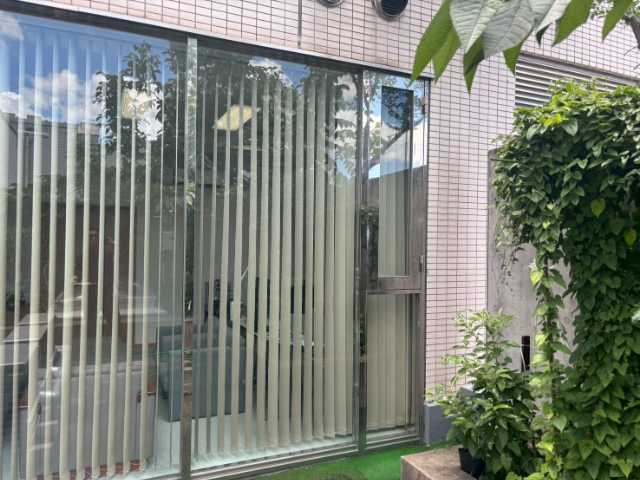 掃き出し窓前の外壁