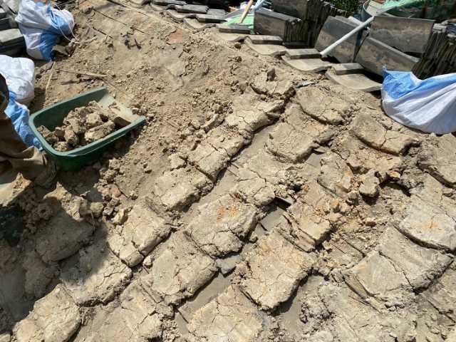 撤去後の土葺き屋根