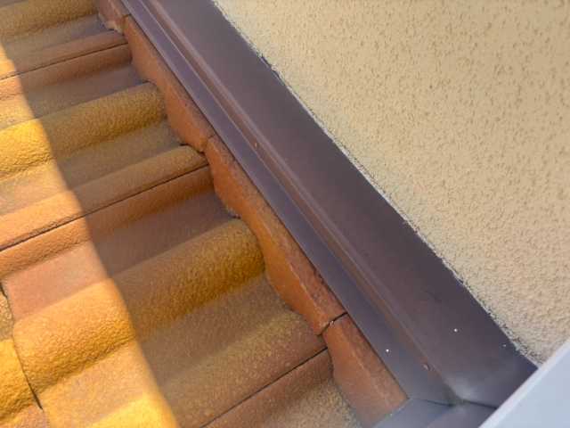 壁際板金の状態