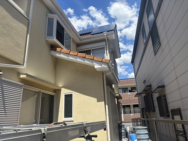 側面から見た下屋