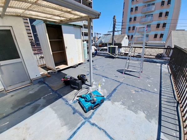 東住吉区にてテラスハウスの屋上防水現場を調査を行いました